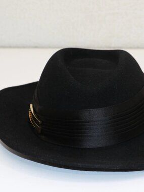 Gucci | Accessories | Gucci Cotton Loved Baseball Hat | Poshmark display picture 3